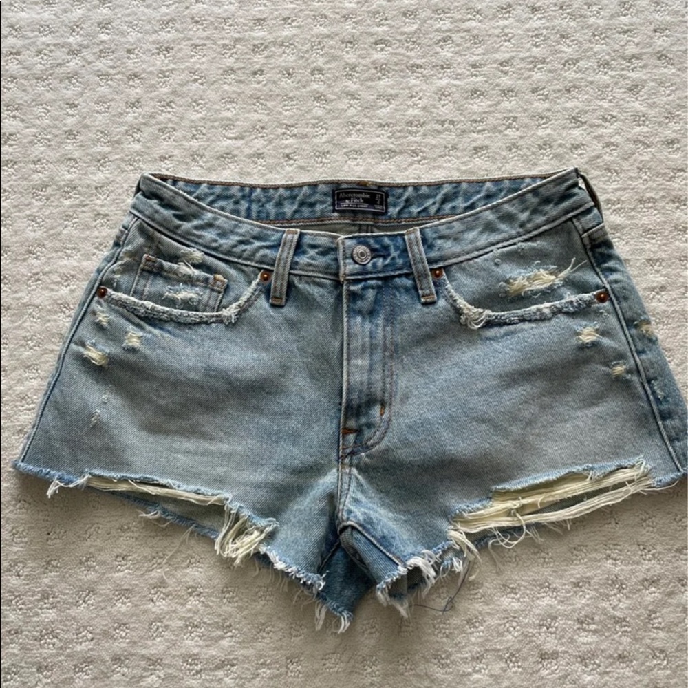 Abercrombie&Fitch Low Rise Distressed Denim Shorts